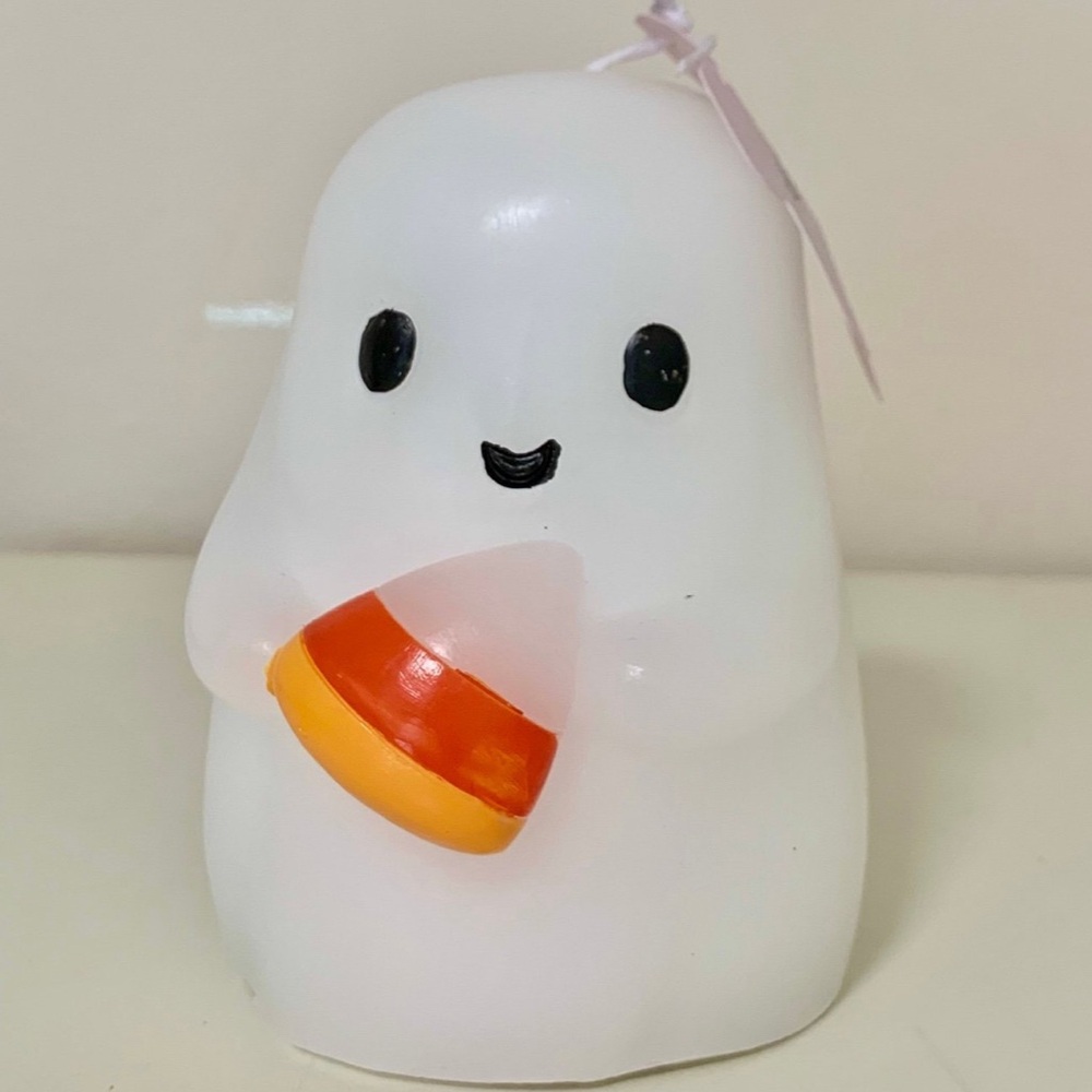 NWT Goblin & Ghoul Viral Ghost and Candy Corn Candle